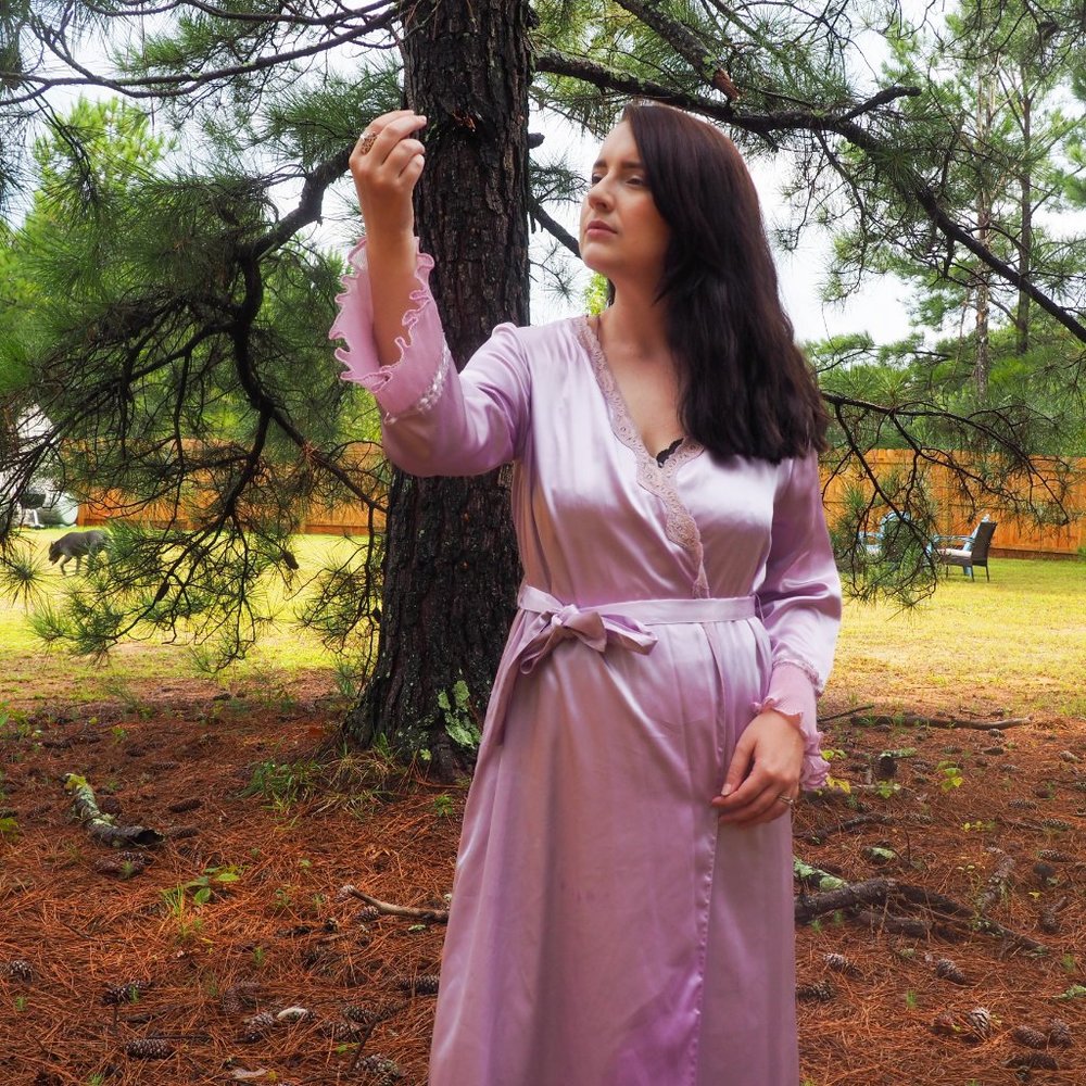 Vintage Robe - Picture 3 of 6